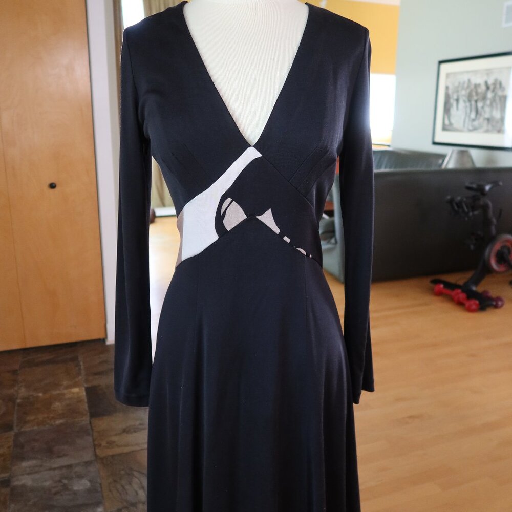 $425 ISSA London dress size US 6 black with beige abstract print 100% silk flare